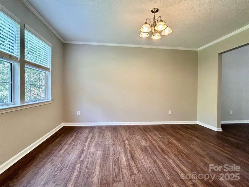 1516 Gordon Walters Drive, Charlotte, NC 28213.  MLS# CAR4273029, YatesRealty ID 34621. 