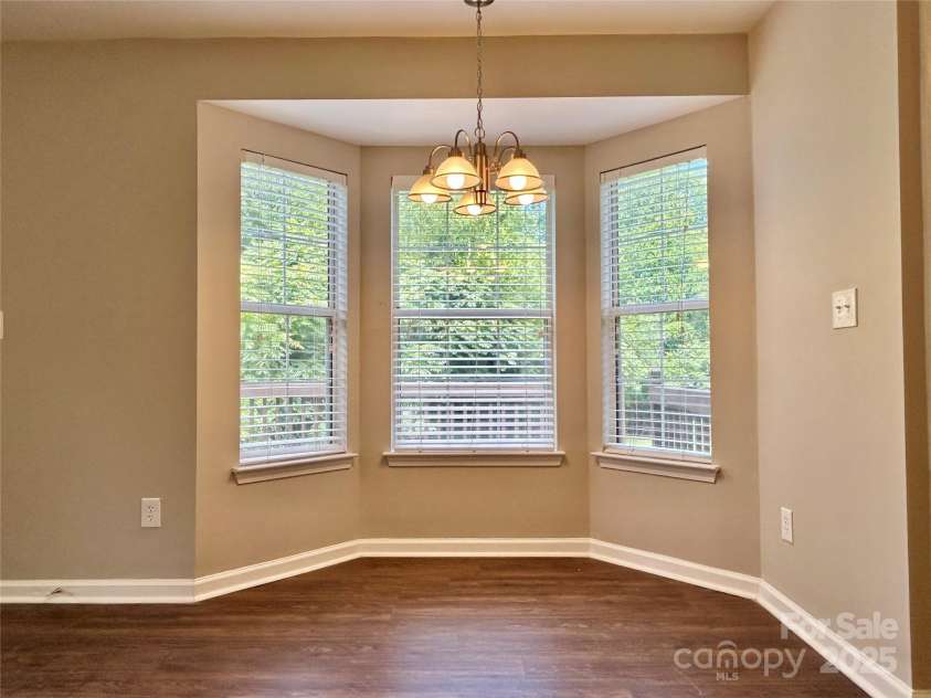1516 Gordon Walters Drive, Charlotte, NC 28213.  MLS# CAR4273029, YatesRealty ID 34621. 