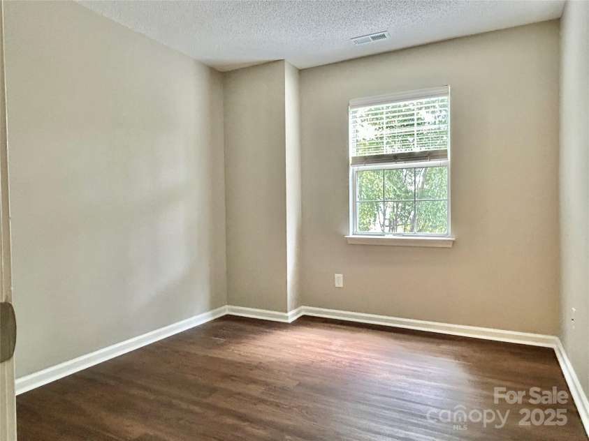 1516 Gordon Walters Drive, Charlotte, NC 28213.  MLS# CAR4273029, YatesRealty ID 34621. 