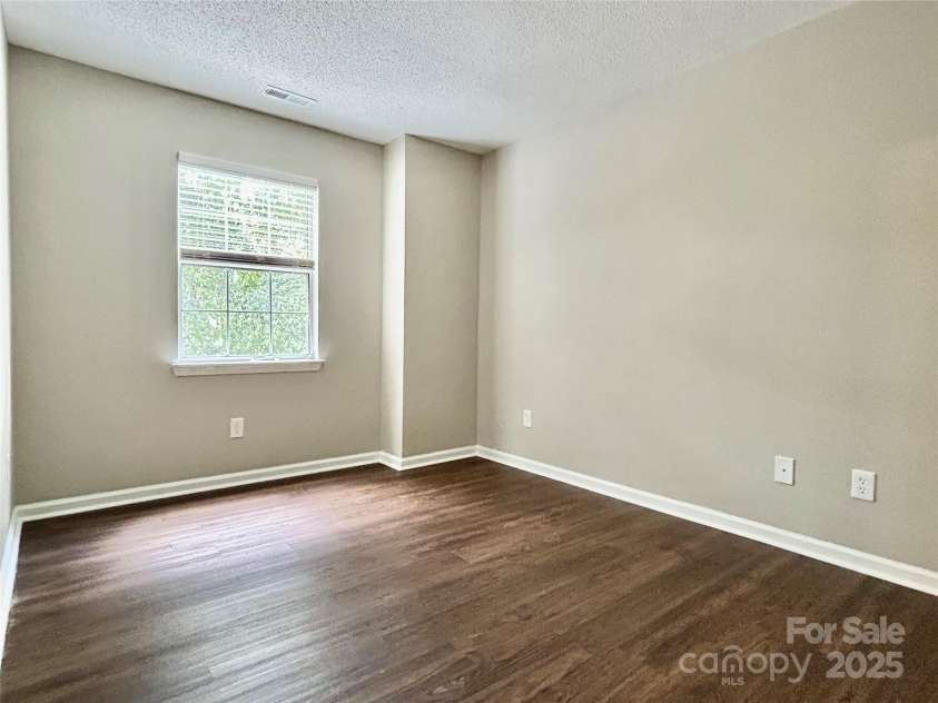 1516 Gordon Walters Drive, Charlotte, NC 28213.  MLS# CAR4273029, YatesRealty ID 34621. 