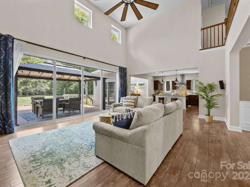 6802 Rock Island Road, Charlotte, NC 28278.  MLS# CAR4289658, YatesRealty ID 34622. Family room