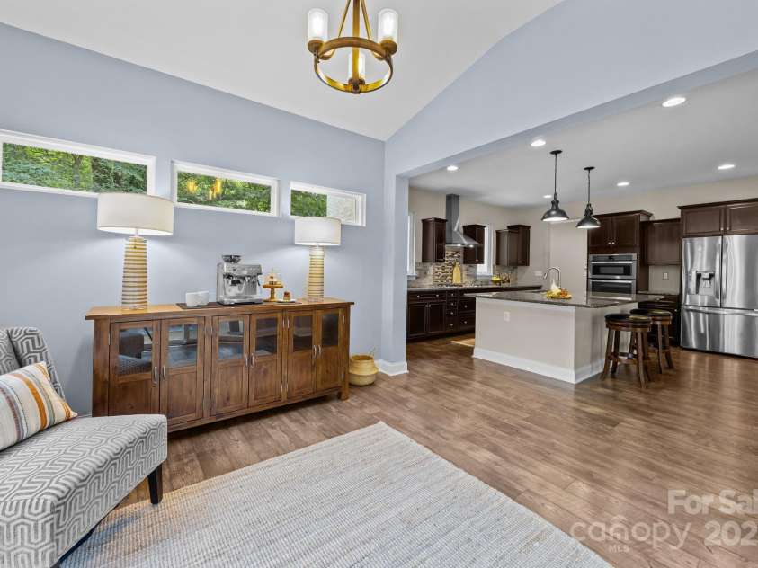 6802 Rock Island Road, Charlotte, NC 28278.  MLS# CAR4289658, YatesRealty ID 34622. Sun room