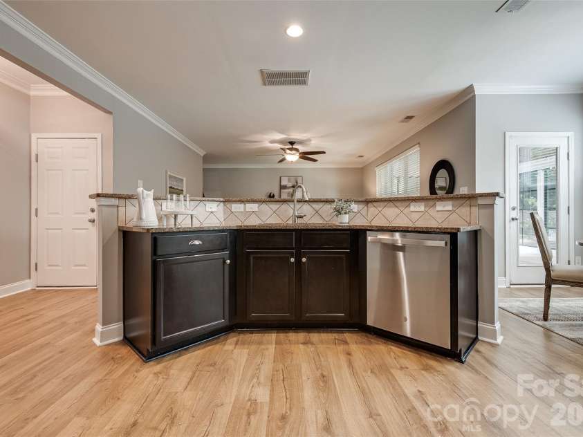 576 Becker Avenue, Fort Mill, SC 29715.  MLS# CAR4395279, YatesRealty ID 34623. Kitchen Open to Great Room