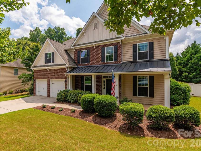 576 Becker Avenue, Fort Mill, SC 29715.  MLS# CAR4430543, YatesRealty ID 34623. Welcome Home