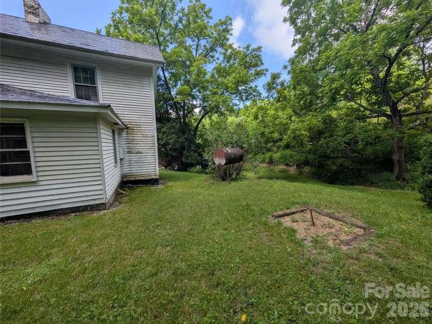 1327 NC 80 Highway, Bakersville, NC 28705.  MLS# CAR4392395, YatesRealty ID 34625. 