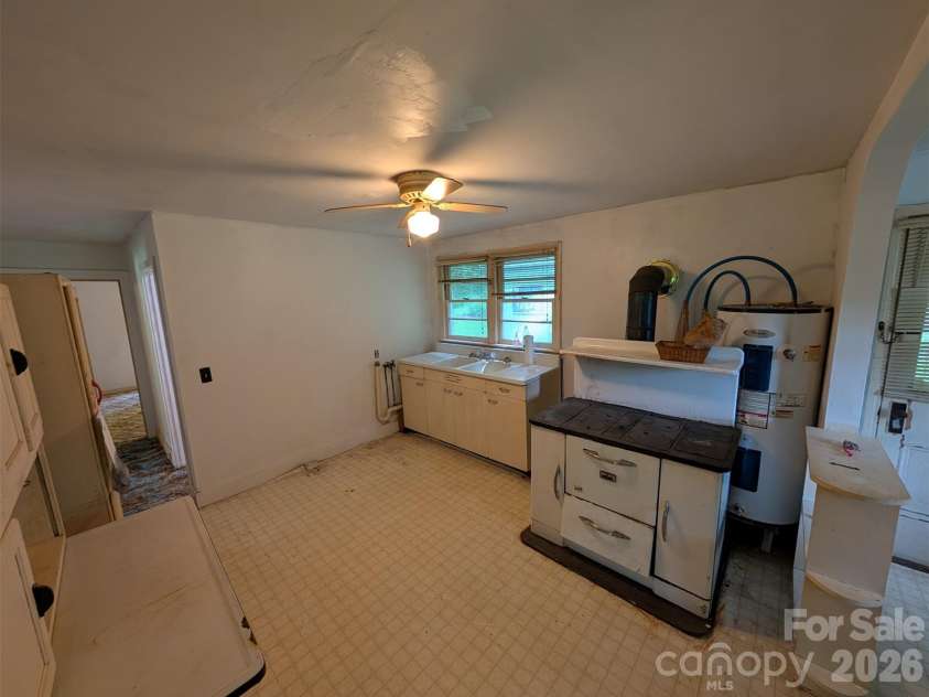 1327 NC 80 Highway, Bakersville, NC 28705.  MLS# CAR4392395, YatesRealty ID 34625. 
