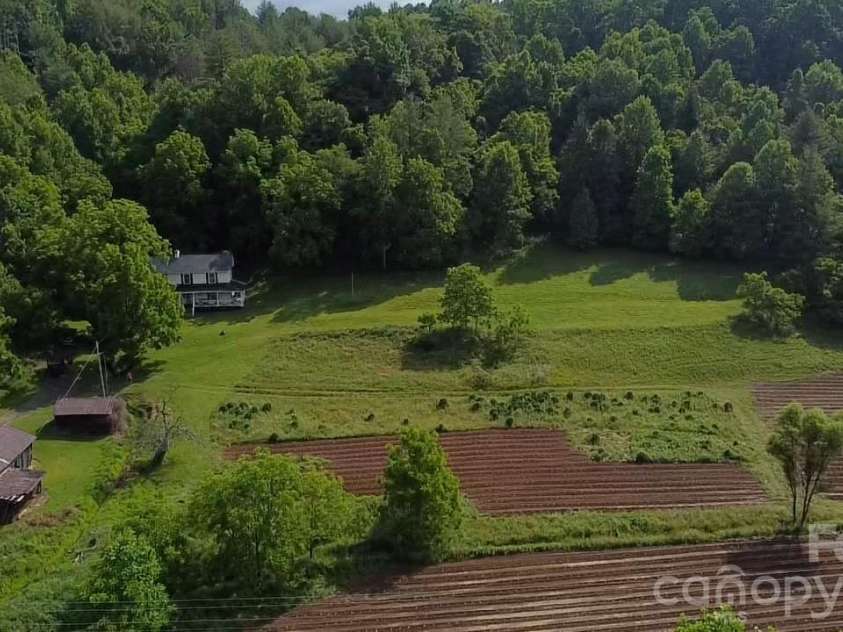 1327 NC 80 Highway, Bakersville, NC 28705.  MLS# CAR4392395, YatesRealty ID 34625. 