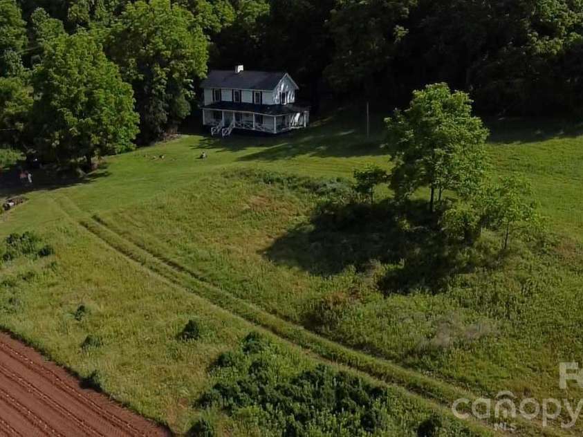 1327 NC 80 Highway, Bakersville, NC 28705.  MLS# CAR4392395, YatesRealty ID 34625. 