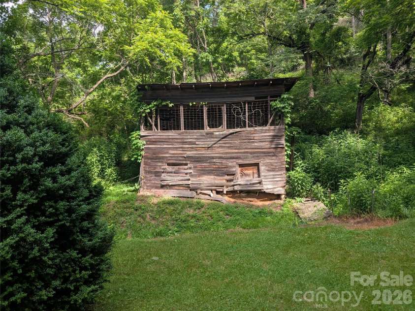 1327 NC 80 Highway, Bakersville, NC 28705.  MLS# CAR4392395, YatesRealty ID 34625. Corn crib