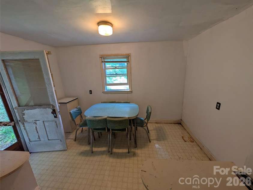 1327 NC 80 Highway, Bakersville, NC 28705.  MLS# CAR4392395, YatesRealty ID 34625. Dining area