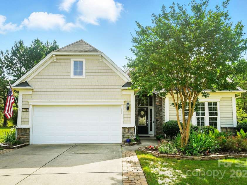 15116 Legend Oaks Court, Fort Mill, SC 29707.  MLS# CAR4267990, YatesRealty ID 34625. 