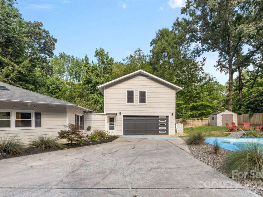 5017 Celeste Court, Charlotte, NC 28270.  MLS# CAR4289916, YatesRealty ID 34626. 