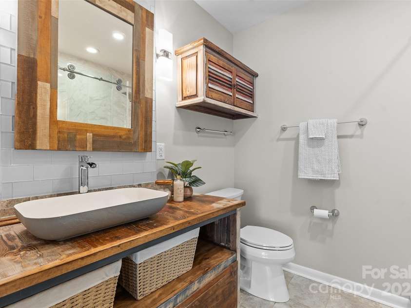 5017 Celeste Court, Charlotte, NC 28270.  MLS# CAR4289916, YatesRealty ID 34626. Primary Bathroom