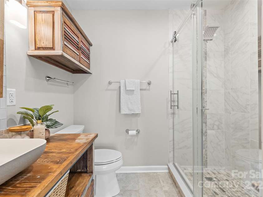 5017 Celeste Court, Charlotte, NC 28270.  MLS# CAR4289916, YatesRealty ID 34626. Primary Bathroom
