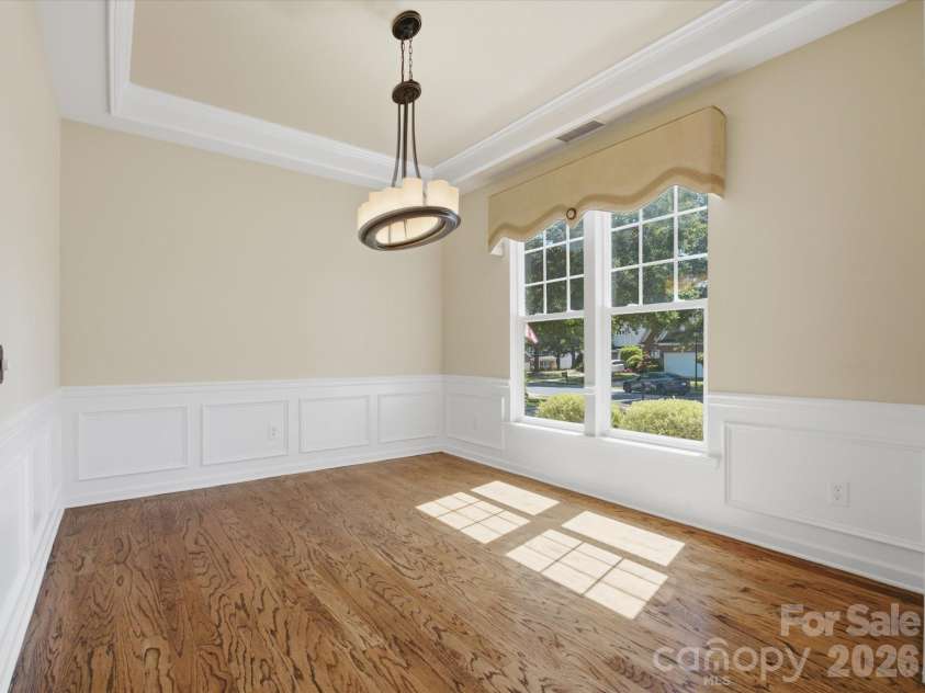 6747 Fieldstone Manor Drive, Matthews, NC 28105.  MLS# CAR4396924, YatesRealty ID 34626. 