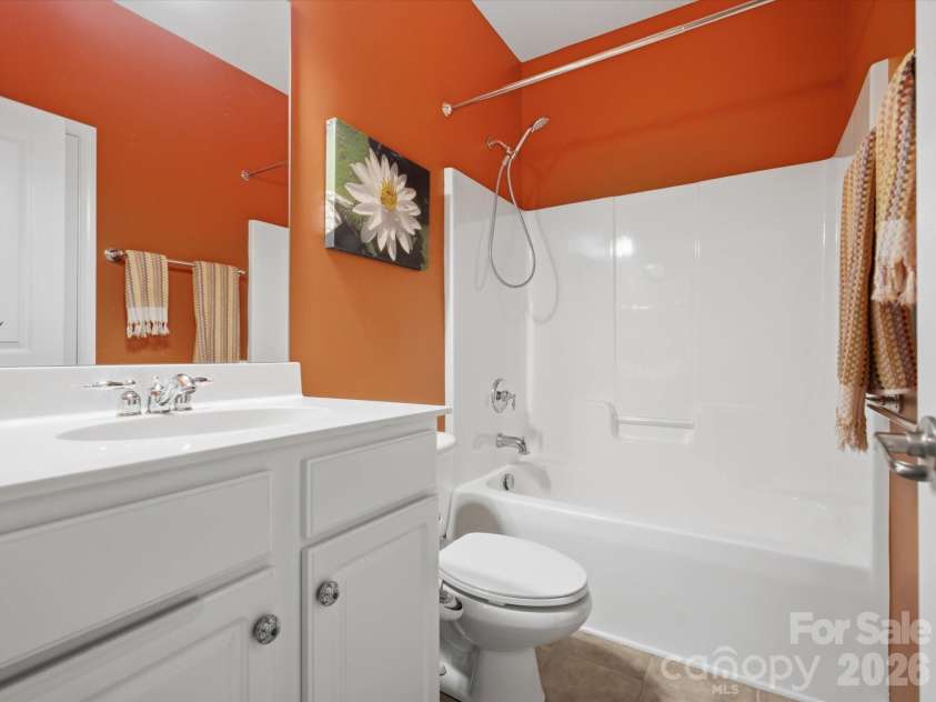 6747 Fieldstone Manor Drive, Matthews, NC 28105.  MLS# CAR4396924, YatesRealty ID 34626. 