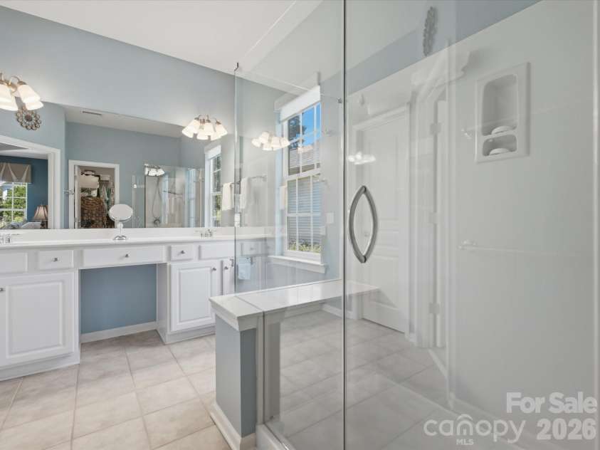 6747 Fieldstone Manor Drive, Matthews, NC 28105.  MLS# CAR4396924, YatesRealty ID 34626. 