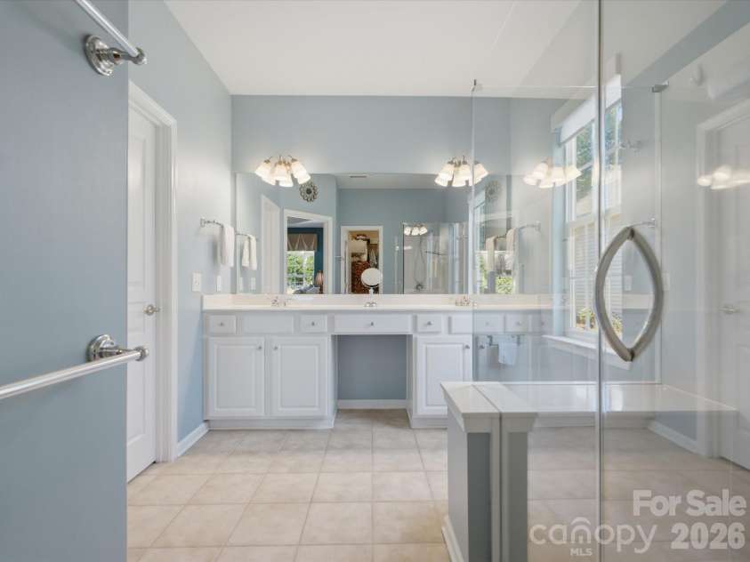6747 Fieldstone Manor Drive, Matthews, NC 28105.  MLS# CAR4396924, YatesRealty ID 34626. 