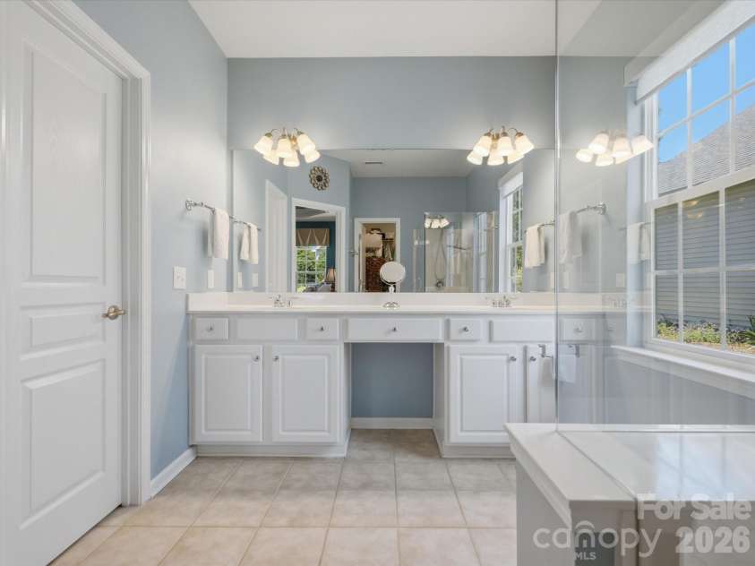 6747 Fieldstone Manor Drive, Matthews, NC 28105.  MLS# CAR4396924, YatesRealty ID 34626. 