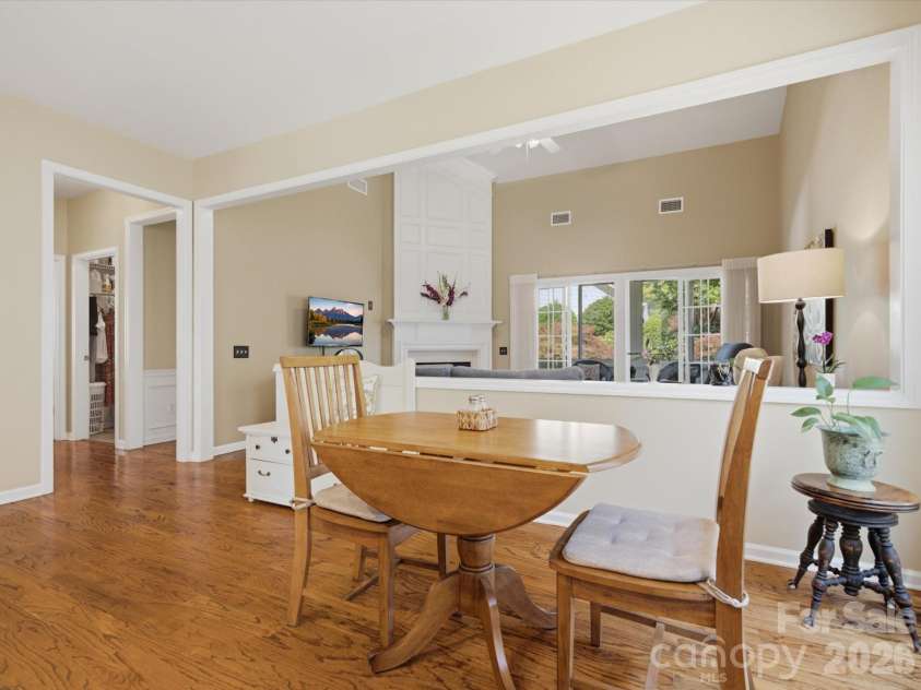 6747 Fieldstone Manor Drive, Matthews, NC 28105.  MLS# CAR4396924, YatesRealty ID 34626. 