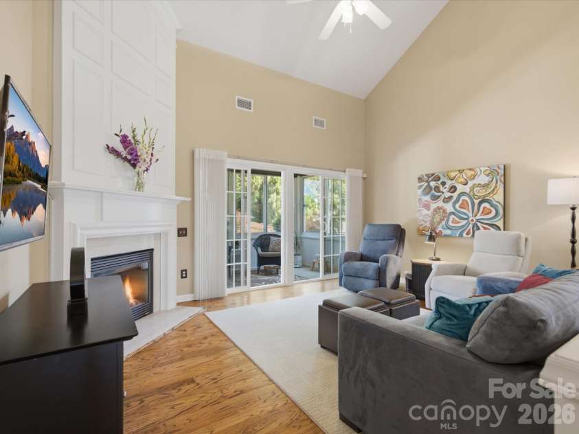 6747 Fieldstone Manor Drive, Matthews, NC 28105.  MLS# CAR4396924, YatesRealty ID 34626. 