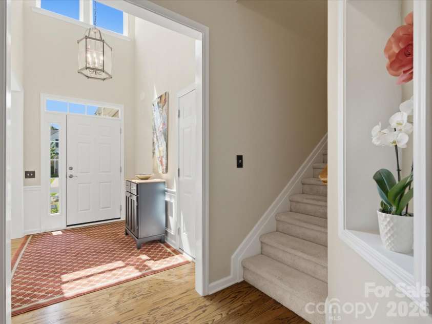 6747 Fieldstone Manor Drive, Matthews, NC 28105.  MLS# CAR4396924, YatesRealty ID 34626. 