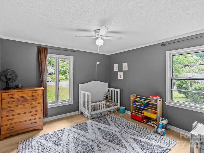 1001 Pinafore Drive, Charlotte, NC 28212.  MLS# CAR4292615, YatesRealty ID 34627. 