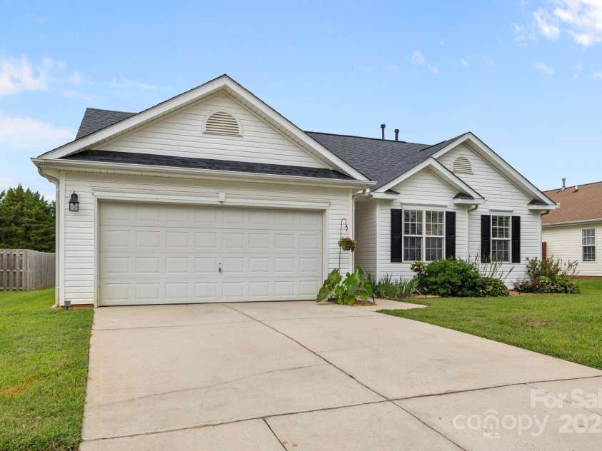 7417 Sparkleberry Drive, Indian Trail, NC 28079.  MLS# CAR4294955, YatesRealty ID 34628. 