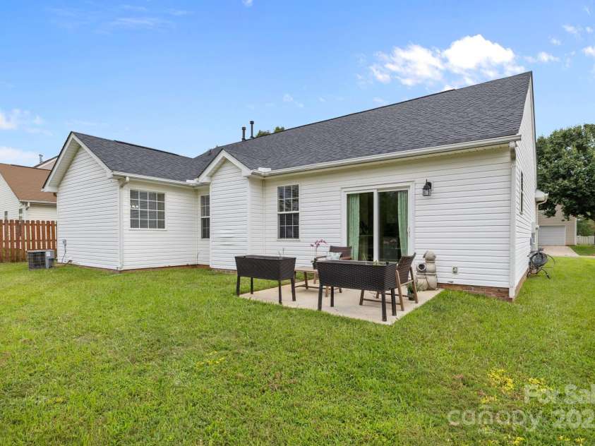 7417 Sparkleberry Drive, Indian Trail, NC 28079.  MLS# CAR4294955, YatesRealty ID 34628. 