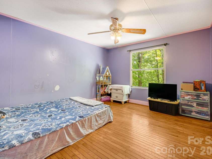 94 Long Ridge Road, Candler, NC 28715.  MLS# CAR4385586, YatesRealty ID 34628. 