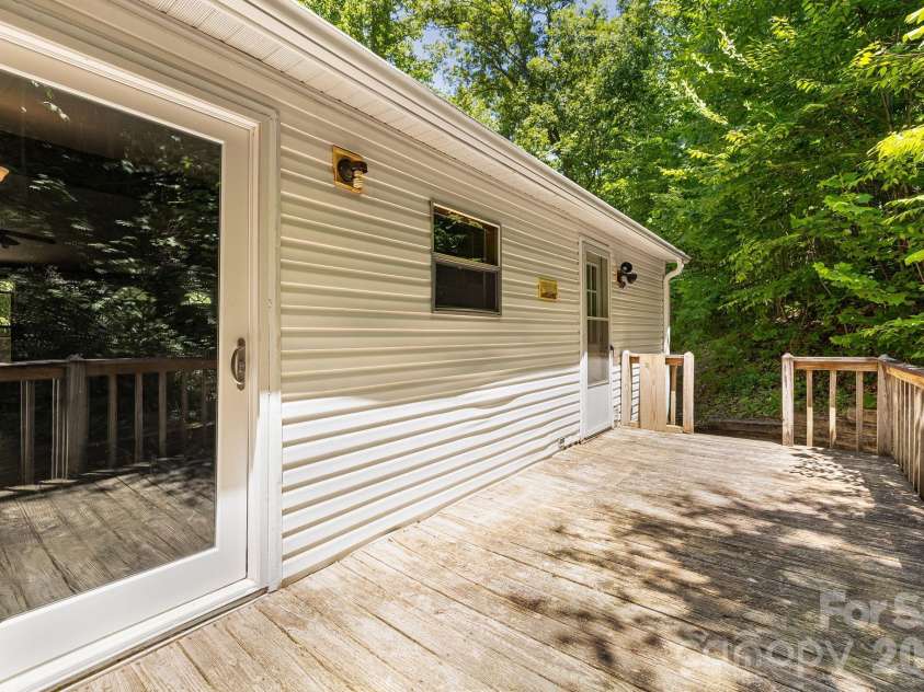 94 Long Ridge Road, Candler, NC 28715.  MLS# CAR4385586, YatesRealty ID 34628. 