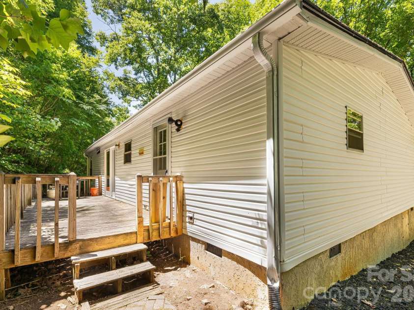 94 Long Ridge Road, Candler, NC 28715.  MLS# CAR4385586, YatesRealty ID 34628. 