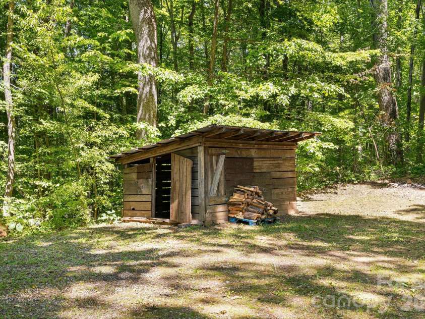 94 Long Ridge Road, Candler, NC 28715.  MLS# CAR4385586, YatesRealty ID 34628. 