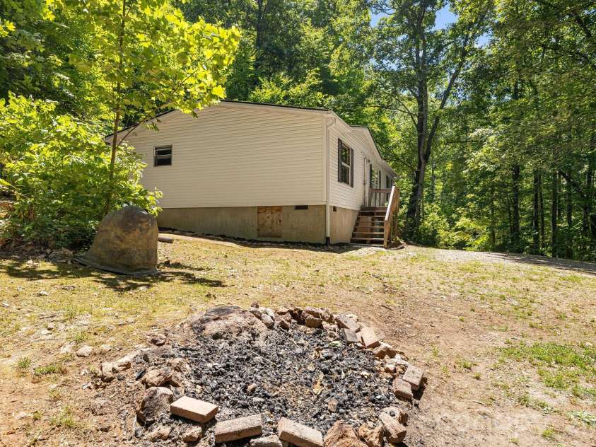94 Long Ridge Road, Candler, NC 28715.  MLS# CAR4385586, YatesRealty ID 34628. 