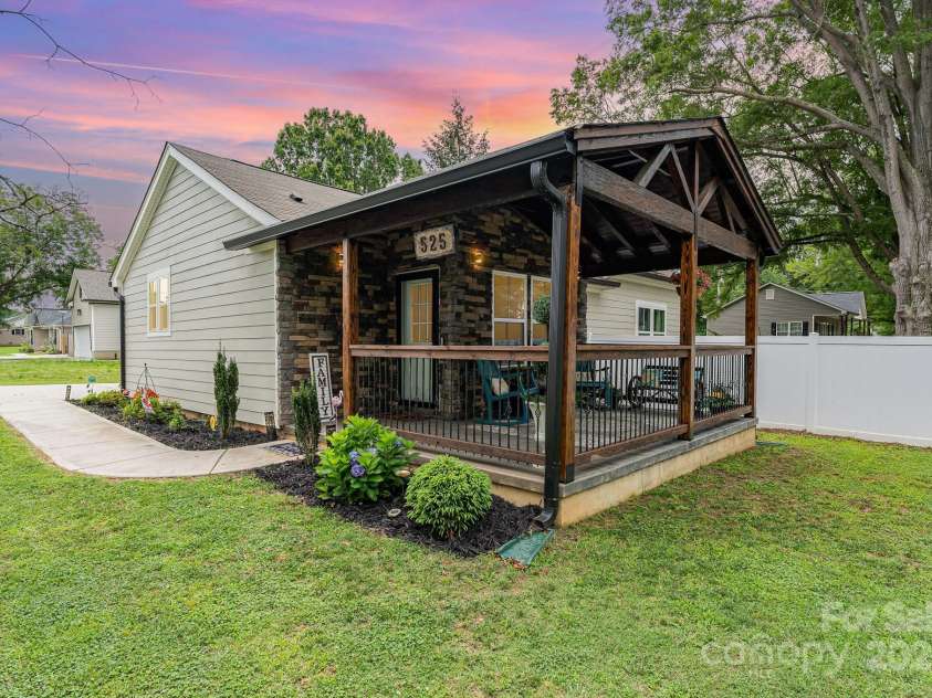 525 Carolina Boulevard, Salisbury, NC 28146.  MLS# CAR4291984, YatesRealty ID 34629. 