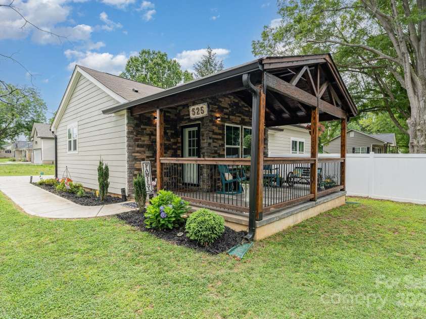 525 Carolina Boulevard, Salisbury, NC 28146.  MLS# CAR4291984, YatesRealty ID 34629. 