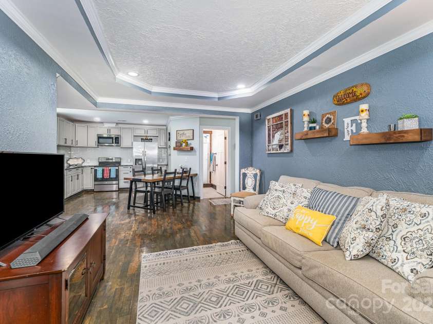 525 Carolina Boulevard, Salisbury, NC 28146.  MLS# CAR4291984, YatesRealty ID 34629. 