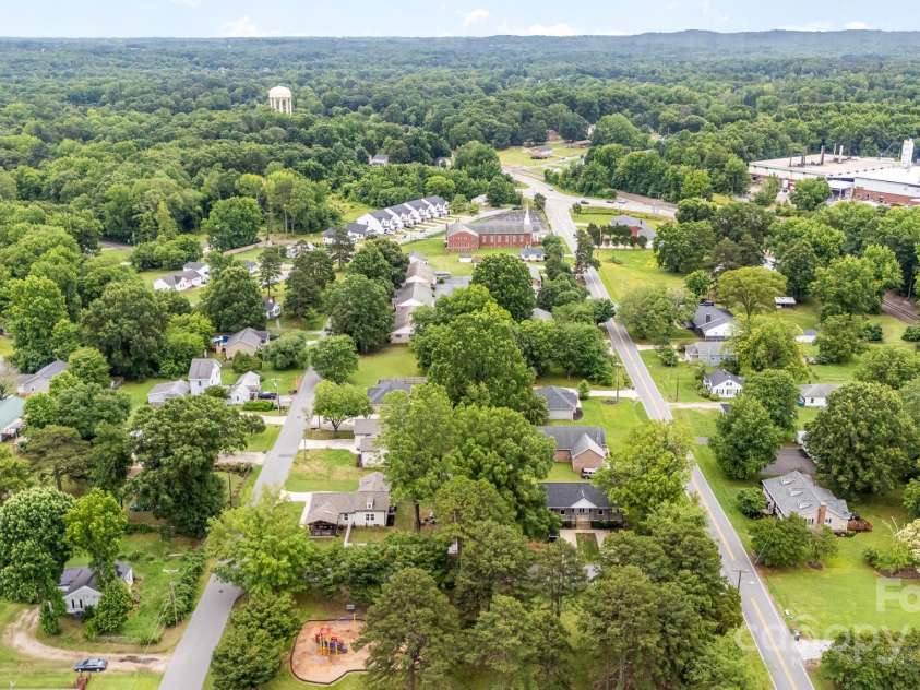 525 Carolina Boulevard, Salisbury, NC 28146.  MLS# CAR4291984, YatesRealty ID 34629. 