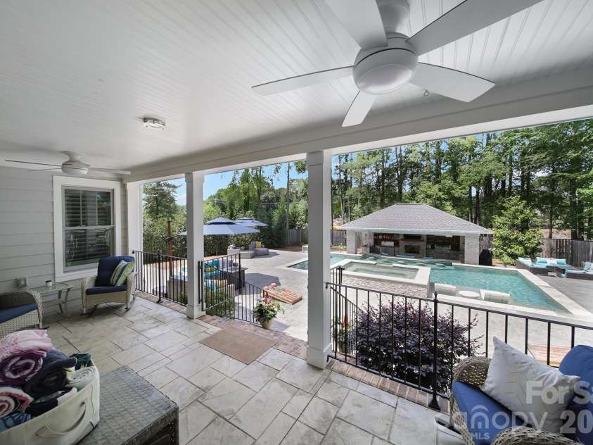 6218 Cory Bret Lane, Charlotte, NC 28278.  MLS# CAR4394062, YatesRealty ID 34631. 