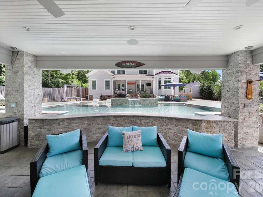 6218 Cory Bret Lane, Charlotte, NC 28278.  MLS# CAR4394062, YatesRealty ID 34631. 
