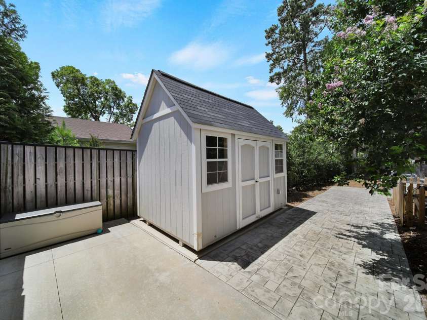 6218 Cory Bret Lane, Charlotte, NC 28278.  MLS# CAR4394062, YatesRealty ID 34631. 