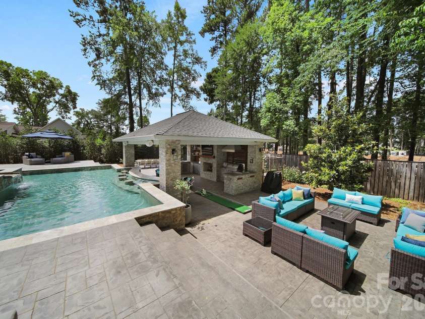 6218 Cory Bret Lane, Charlotte, NC 28278.  MLS# CAR4394062, YatesRealty ID 34631. 
