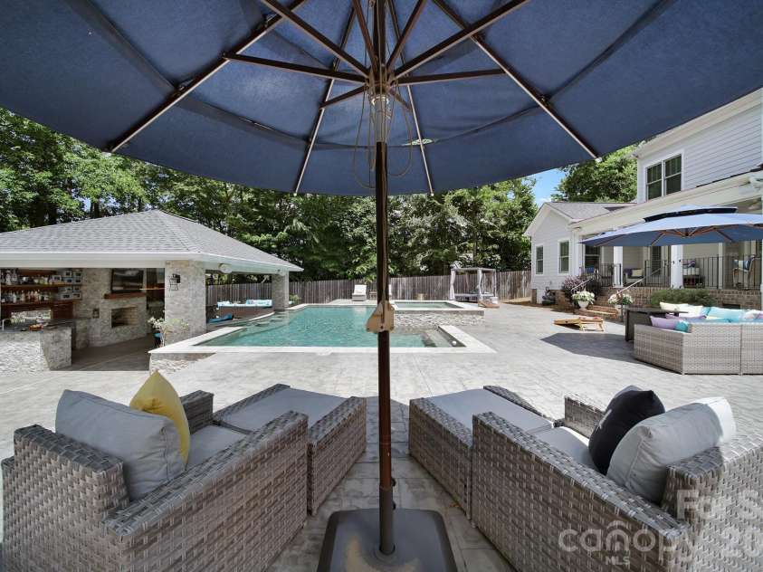 6218 Cory Bret Lane, Charlotte, NC 28278.  MLS# CAR4394062, YatesRealty ID 34631. 