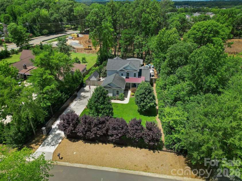 6218 Cory Bret Lane, Charlotte, NC 28278.  MLS# CAR4394062, YatesRealty ID 34631. 