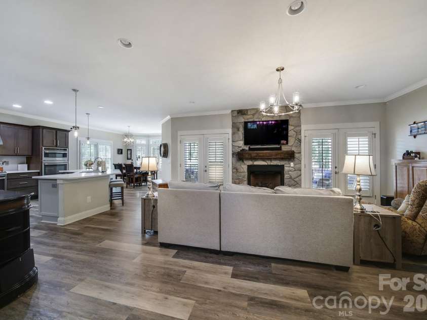 6218 Cory Bret Lane, Charlotte, NC 28278.  MLS# CAR4394062, YatesRealty ID 34631. 