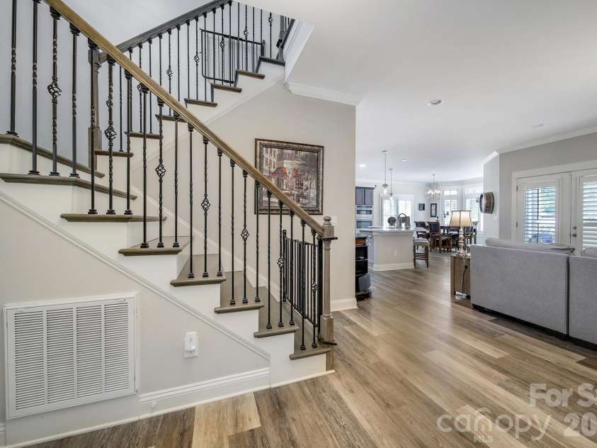6218 Cory Bret Lane, Charlotte, NC 28278.  MLS# CAR4394062, YatesRealty ID 34631. 