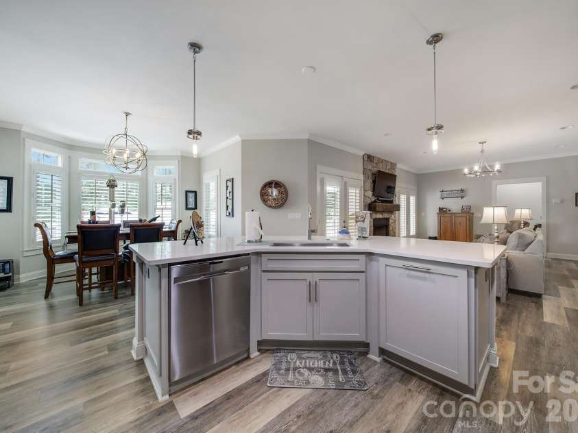 6218 Cory Bret Lane, Charlotte, NC 28278.  MLS# CAR4394062, YatesRealty ID 34631. 