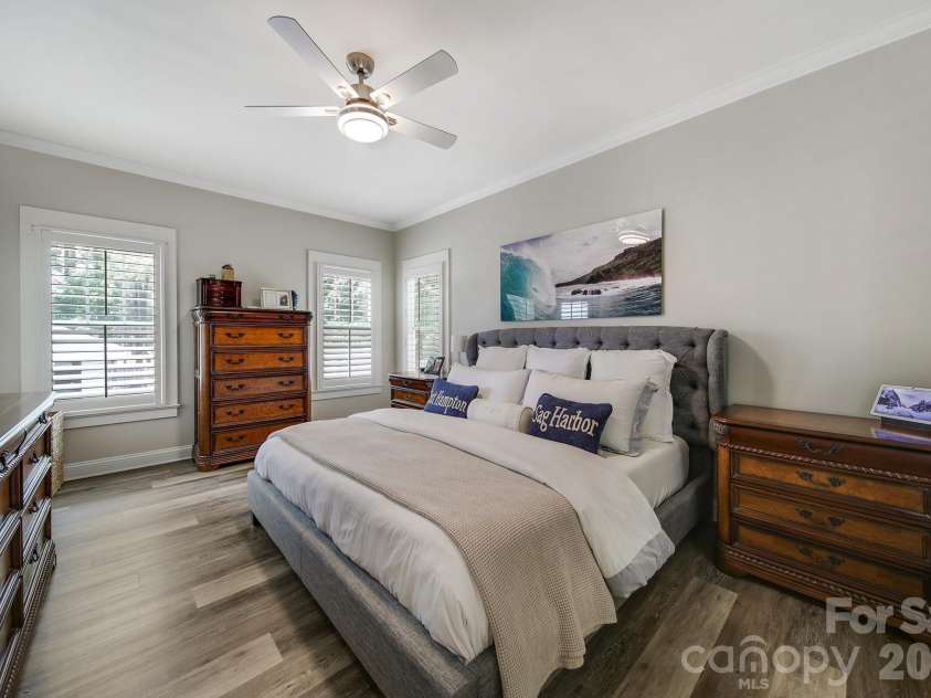 6218 Cory Bret Lane, Charlotte, NC 28278.  MLS# CAR4394062, YatesRealty ID 34631. 