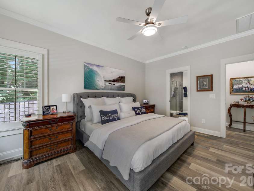 6218 Cory Bret Lane, Charlotte, NC 28278.  MLS# CAR4394062, YatesRealty ID 34631. 