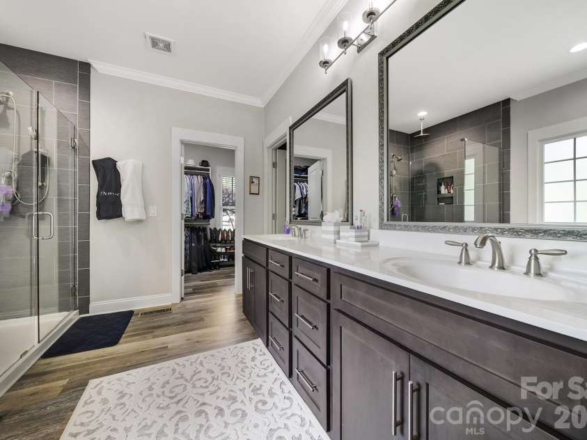 6218 Cory Bret Lane, Charlotte, NC 28278.  MLS# CAR4394062, YatesRealty ID 34631. 